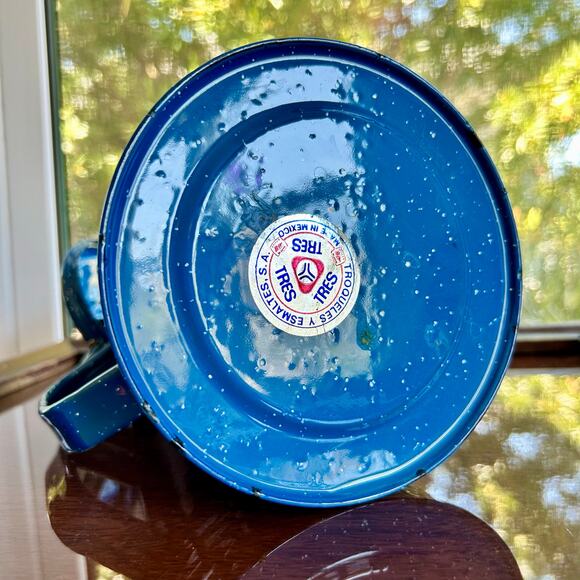 Vintage Tres Troquelles Blue Enamelware Coffee Pot White Spatter Folk  art 1970s - Picture 5 of 13